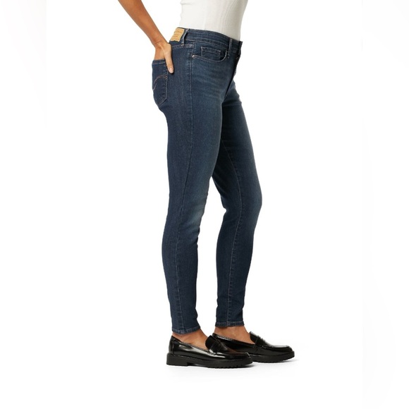 Classic Women's Skinny Jeans - Dark Blue - Picture 2 of 9